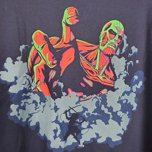 Attack on Titan black 2xl shirt - Picture 2 of 4